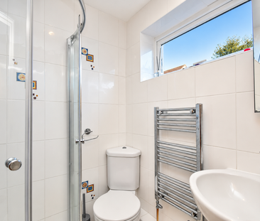 4 bedroom semi-detached house to rent - Photo 6