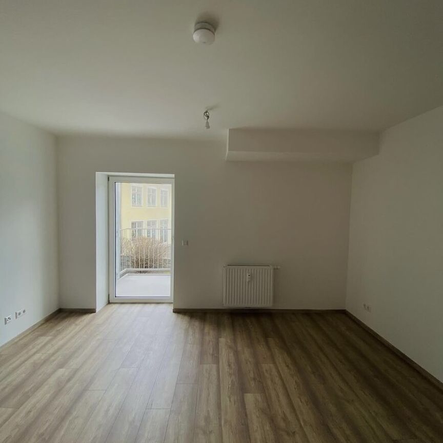 Neuwertige 2-Zi-Wohnung mit Balkon und Parkplatz in Thörl! - Photo 1