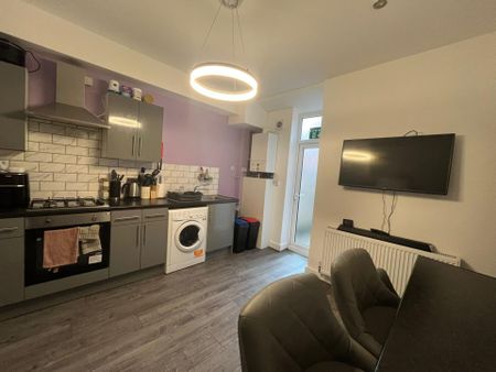 Alpha Street, Salford - Photo 4