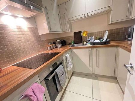 Ashley Road, Walton-on-thames, KT12 - Photo 2