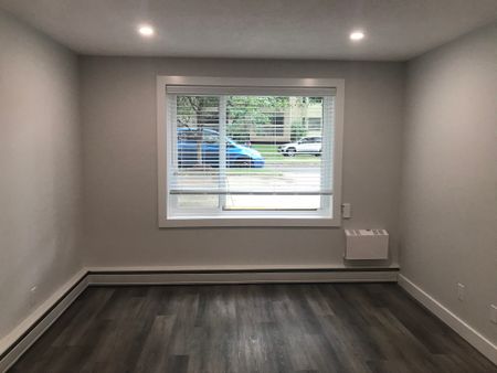 CRESTLINE APARTMENTS - Photo 2