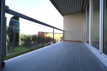 UP TO 3 MONTHS FREE -3.5 renovated rooms in Coldrerio - Photo 2