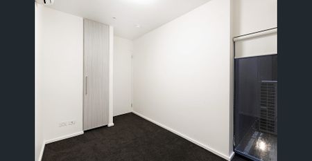 Cosmopolitan Living - Photo 2