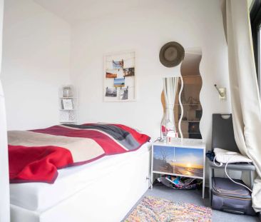 Direkt am Schmölderpark: Schickes DG-Appartement mit Einbauküche! - Foto 1