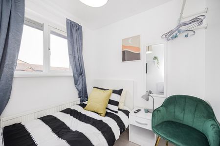 Room in a Shared House, Carolina Close, E15 - Photo 2