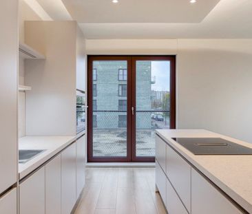 Te huur: Appartement Burgemeester Michiels van Kessenichpassage 5 D... - Photo 4