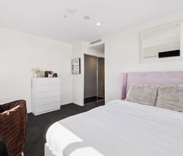 SEPARATE STUDIO LIVING IN BIGGERA WATERS – WATER & ELECTRICITY INCL... - Photo 2