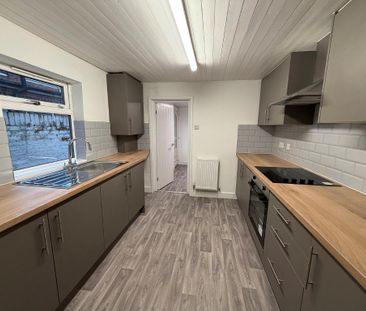 2 Bedroom Terraced House To Rent - Photo 3