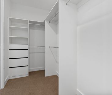 When only brand new will do - Photo 6