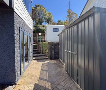Sunny Family Home with Stunning Views - Photo 3