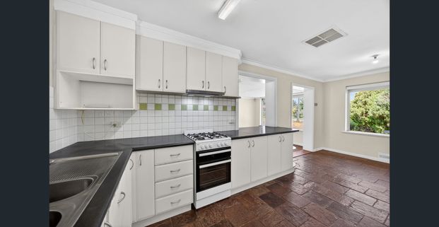 Family Living with Pool - Photo 1