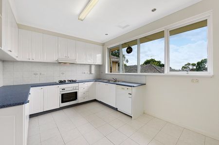 9/29 Weir Street, Balwyn VIC 3103 - House For Rent | Domain - Photo 5