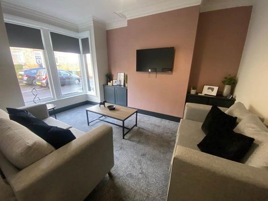 1 bedroom in a house share to rent - Photo 1