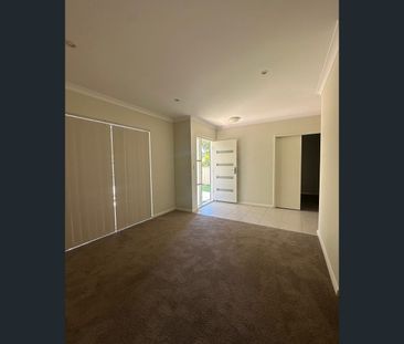 52 Waterfront Parkway, Shoalwater, WA 6169 - Photo 2