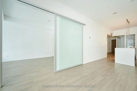 1 Bloor Street E ##313 - Photo 4