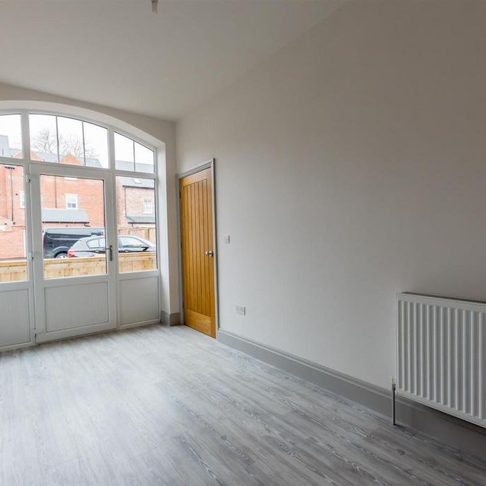 2 bedroom townhouse to rent - Photo 1