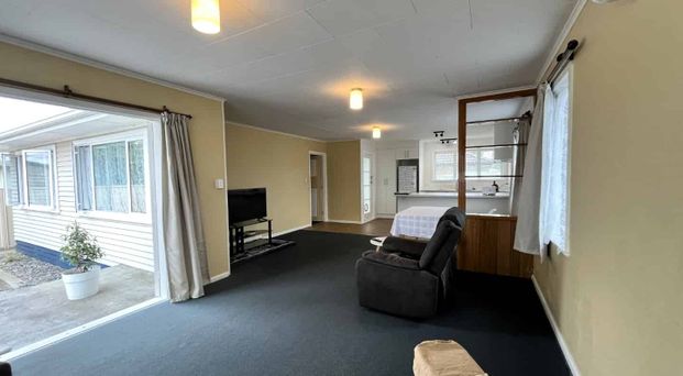 Kauri Street, Havelock North - Photo 1