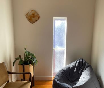 Thornbury - Photo 1