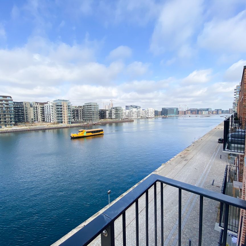 Unique apartment with magnificent views of Copenhagen Harbor and skyline - Photo 1