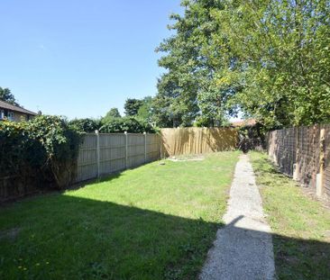 4 bedroom terraced house to rent - Photo 5
