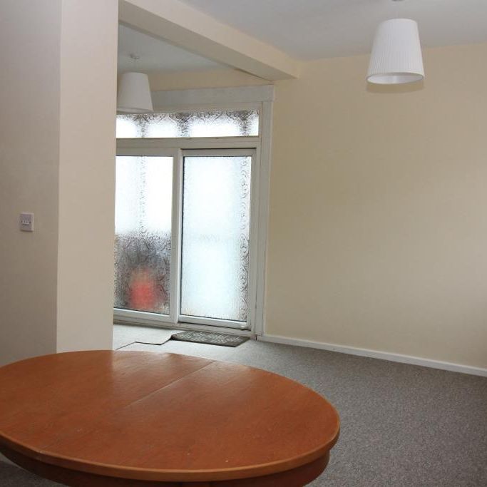 6 bedroom end of terrace house to rent - Photo 1