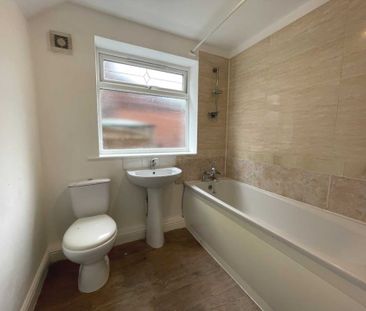 Priory Grove, Chadderton - Photo 4