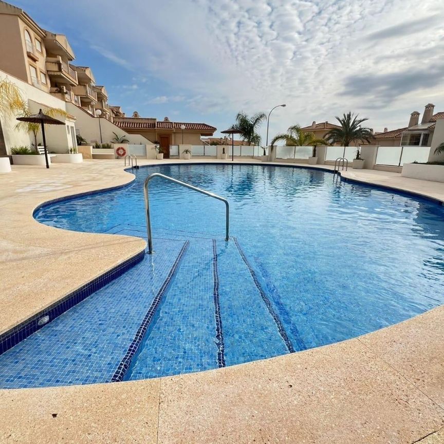 Apartamento en la primera linea del mar en Campoamor. Agosto. - Photo 1