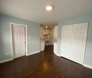 199.2 Wellington Street - 1 bed, 1 bath - HALF OFF 1ST MONTH - Photo 2