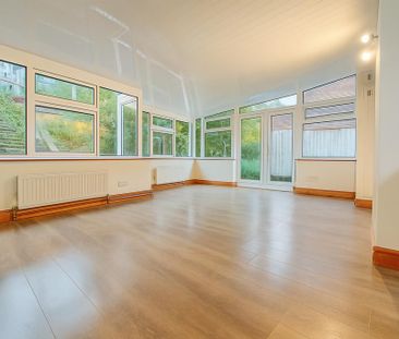 4 bedroom semi-detached house to rent - Photo 3