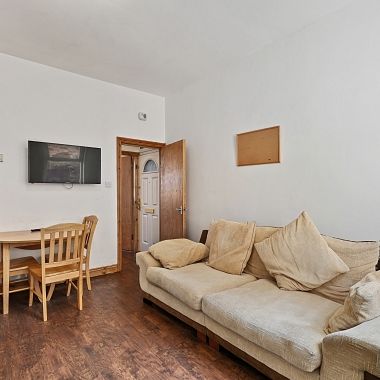 Amazing 4 bed property close to University of Sheffield - Photo 1