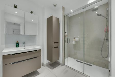 4 bedroom terraced house to rent - Photo 4