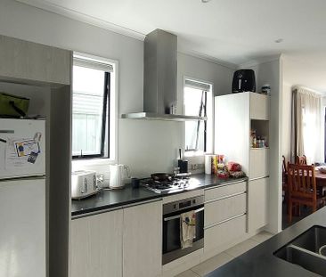 Stunning 3BR Karaka Retreat! - Photo 1