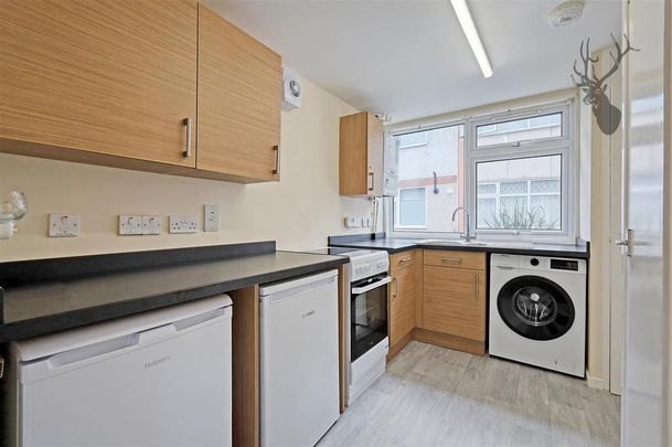 2 bedroom semi-detached bungalow to rent - Photo 1
