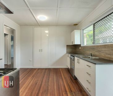 3 BEDROOM HOME WITH AIR CONDITIONING CLOSE TO EVERYTHING - Photo 6