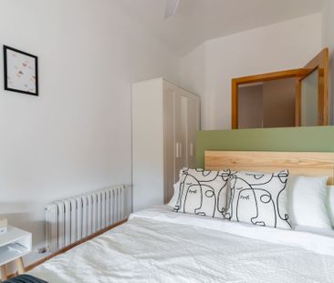 Spacious room with private terrace at Cuatro Caminos - Photo 3