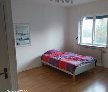 Enebytorg, Enebyberg - Photo 1