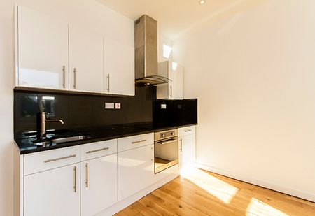 2 Bed Flat, Loftus Road, W12 - Photo 5