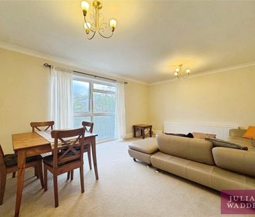 2 bedroom flat to rent - Photo 2