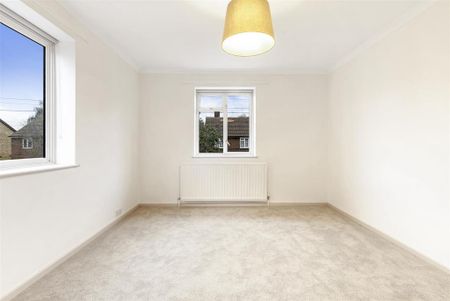 3 bedroom flat to rent - Photo 2