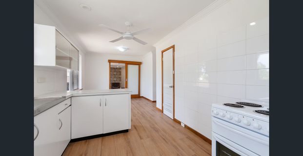 Spacious Spearwood Living - Photo 1