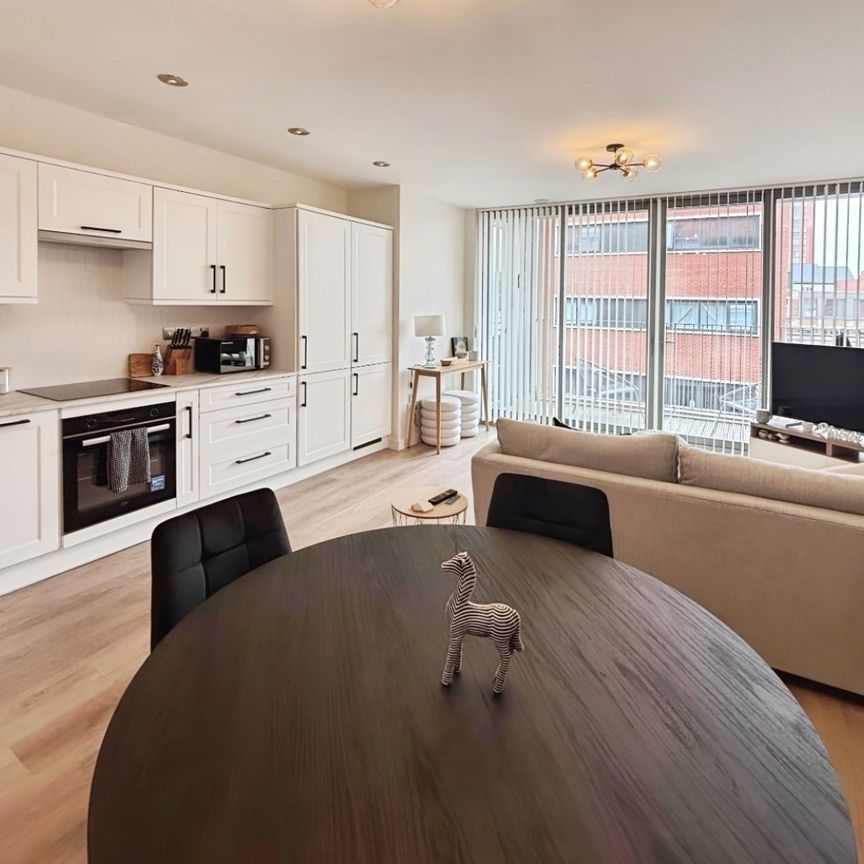 2 bedroom Flat To Let Total Size: 776 SQ FT - Photo 1